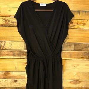 Gilli Black V-neck SS Romper NWT Sz L